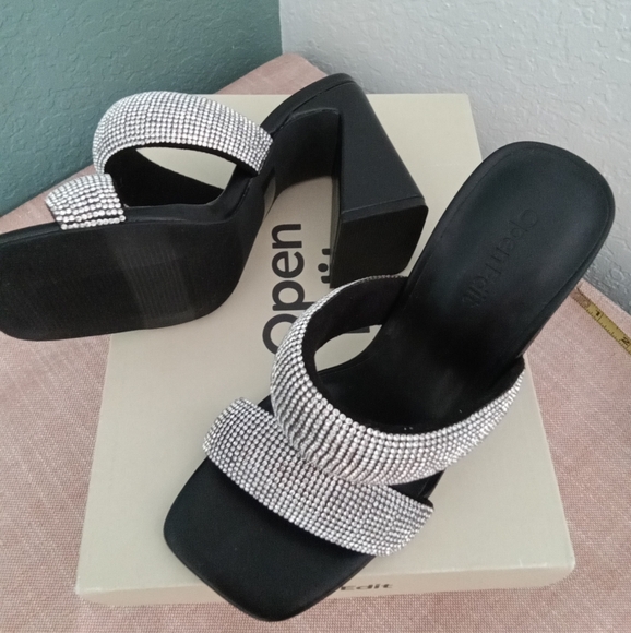 Beautiful NWT and box rhinestone block heels shoes - Picture 1 of 4